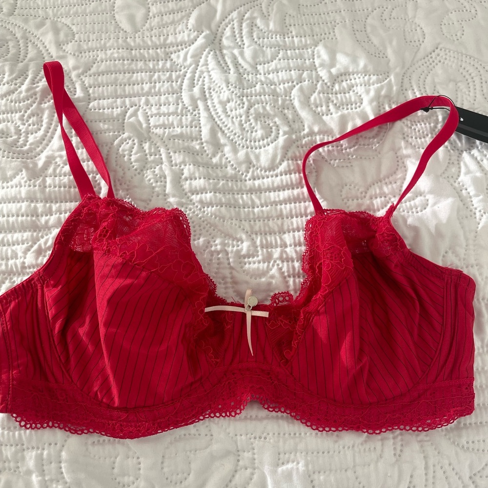 NWT MARIEMEILI WIRED  UNPADDED RED LACE BRA 34C